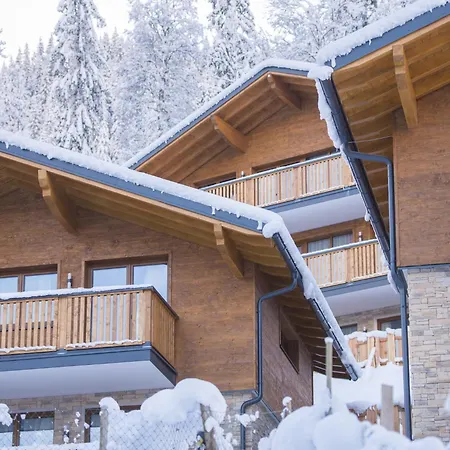 Attractive Penthouse With Balcony * Wagrain