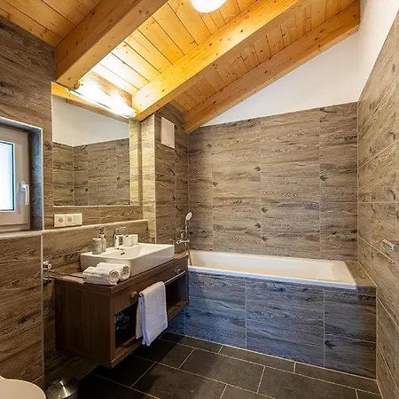 Apartment Attractive Penthouse With Balcony *